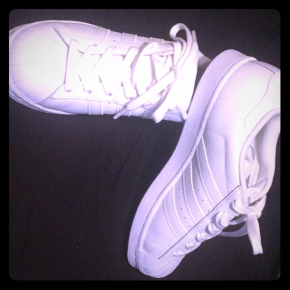 Shoes - Picture 1 of 3